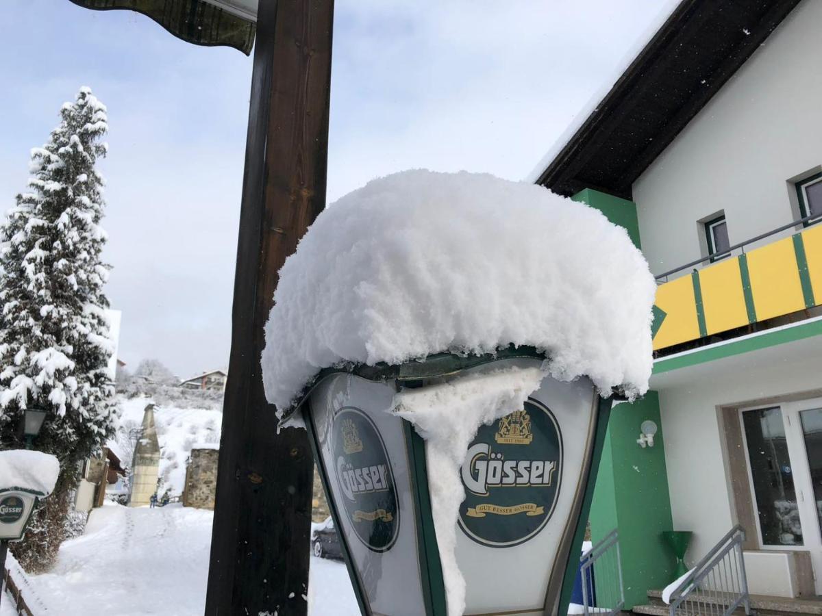 Gasthof Zum Mohrn Oberwoelz Stadt Buitenkant foto