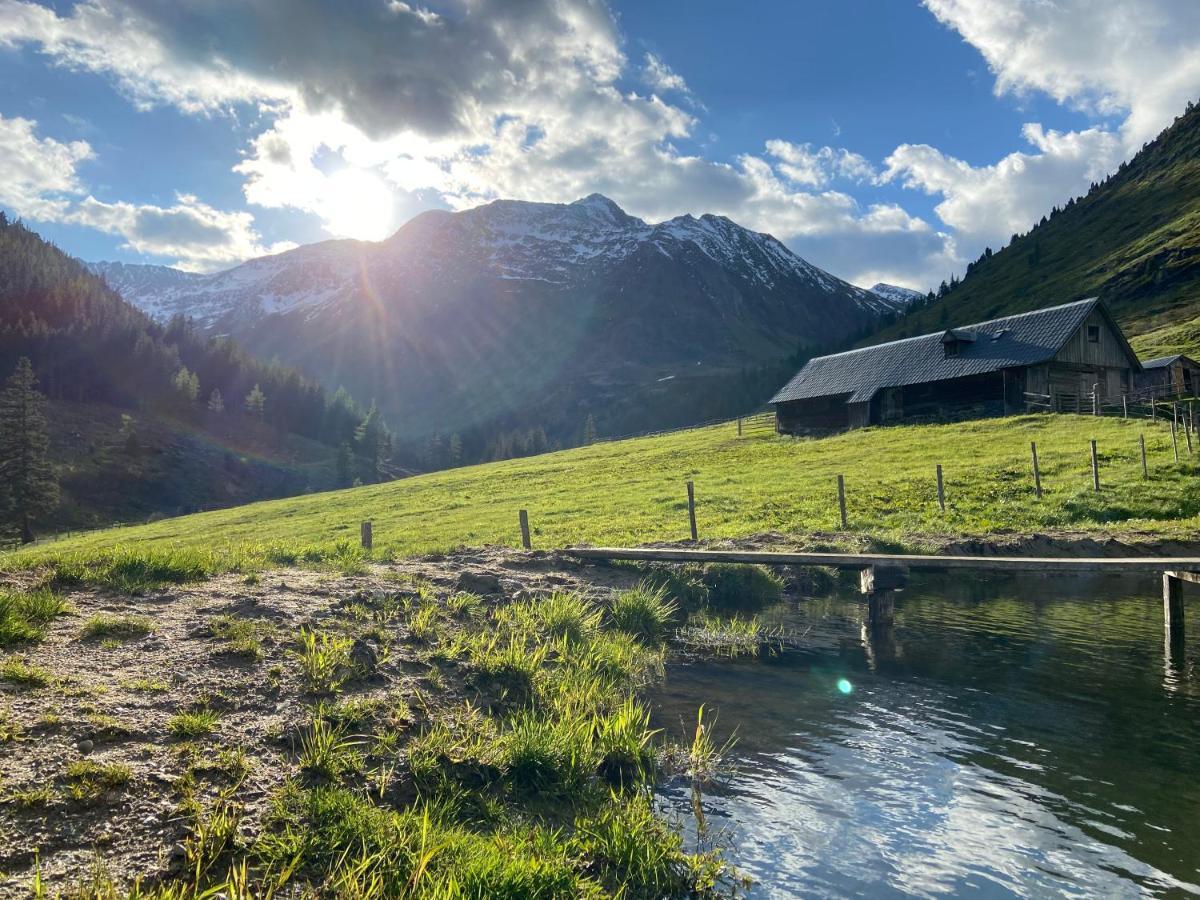 Gasthof Zum Mohrn Oberwoelz Stadt Buitenkant foto