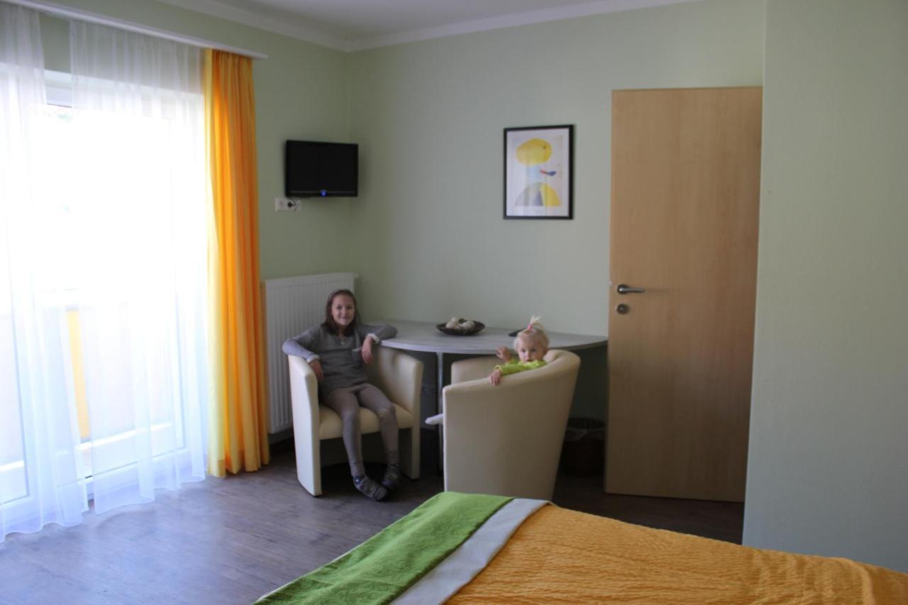 Gasthof Zum Mohrn Oberwoelz Stadt Buitenkant foto